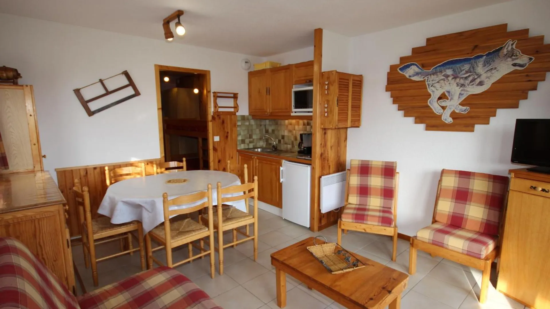 Les Saisies - Appart 6 Pers, Balcon, Equipements Complets - Fr-1-293-105 contacts